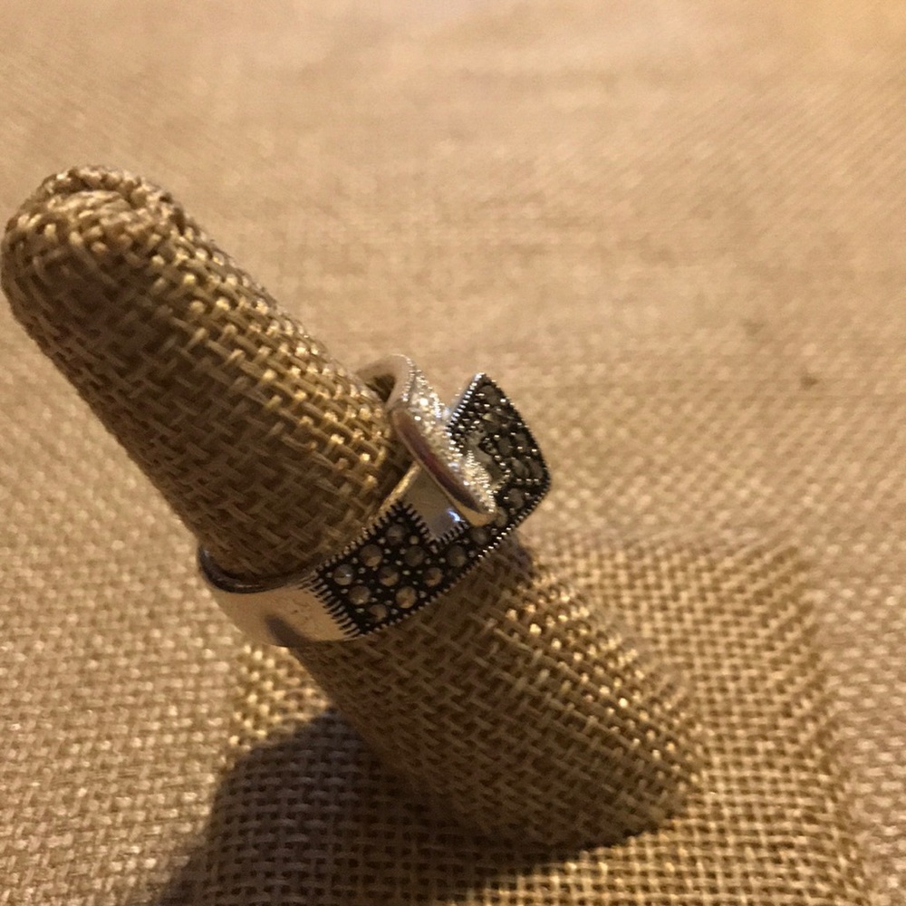 Ring - Picture 2 of 3